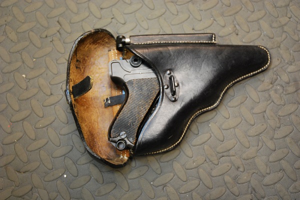 replica blank firing Luger