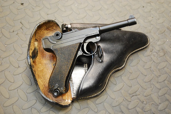 replica blank firing Luger