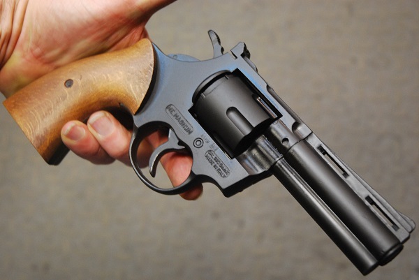 Replica blank firing gun