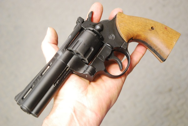 Replica blank firing gun