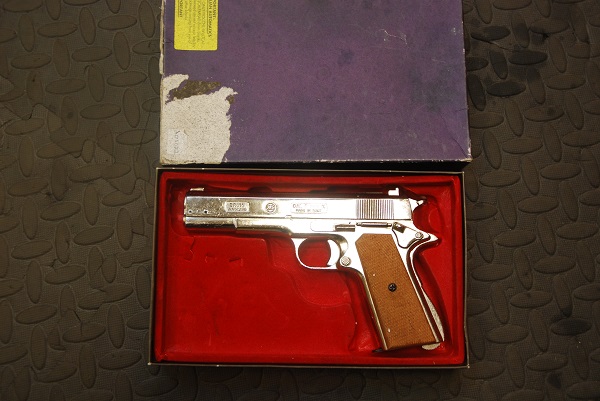 Replica blank firing revolver